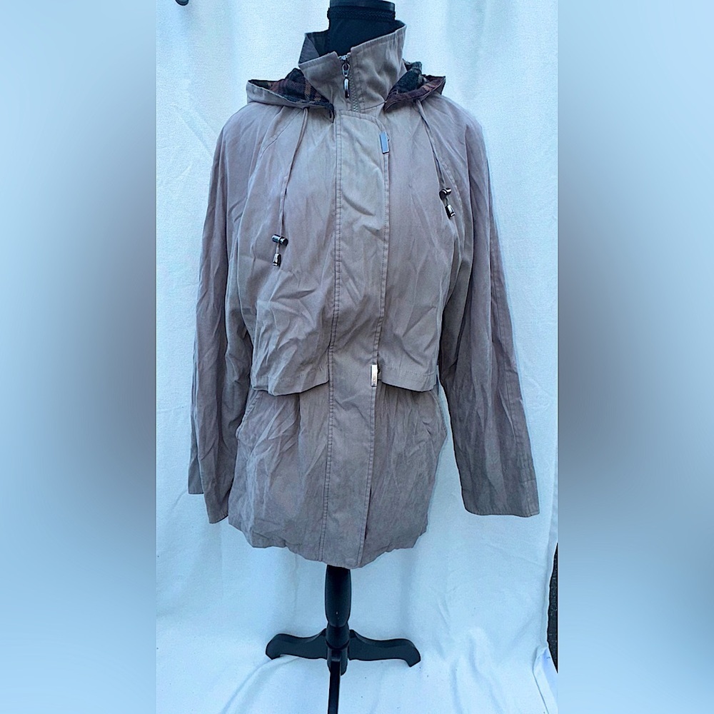 Liz Claiborne Beige Microfiber Winter Coat Women’s Medium
